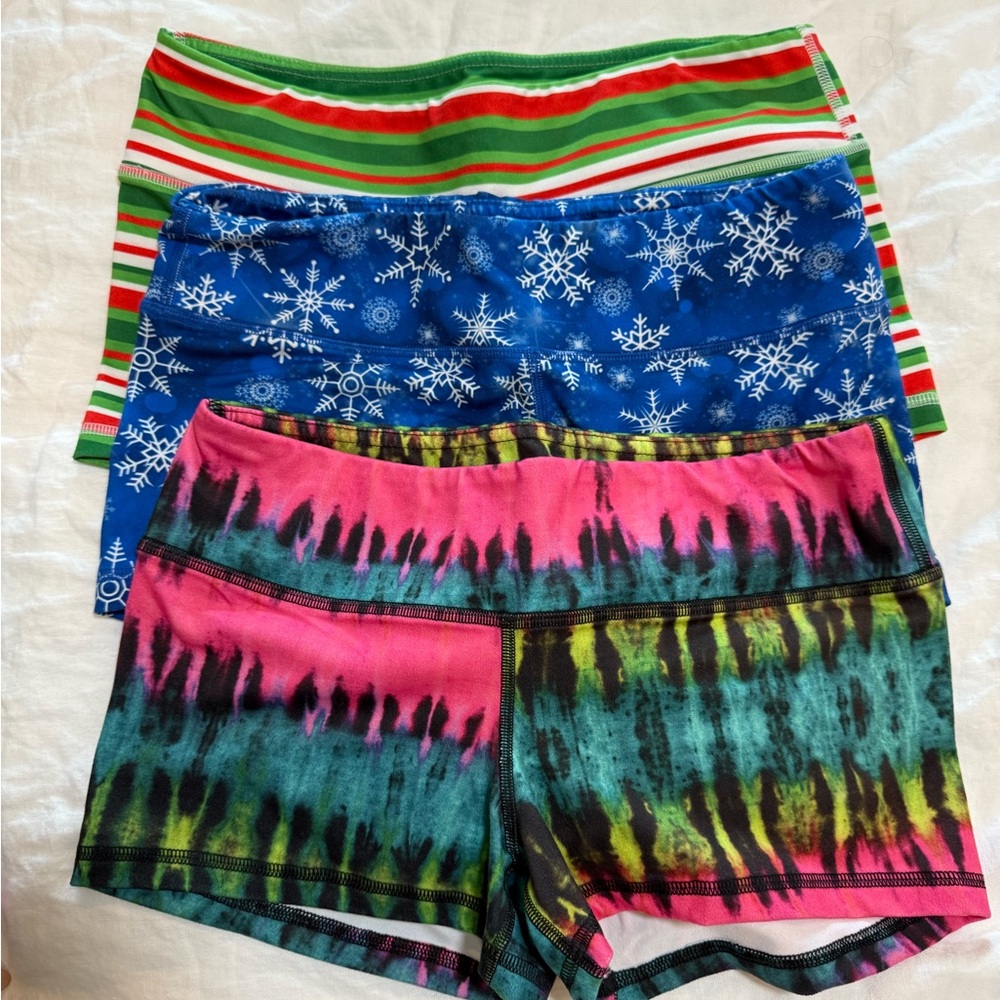 FLEO Shorts - Picture 2 of 3